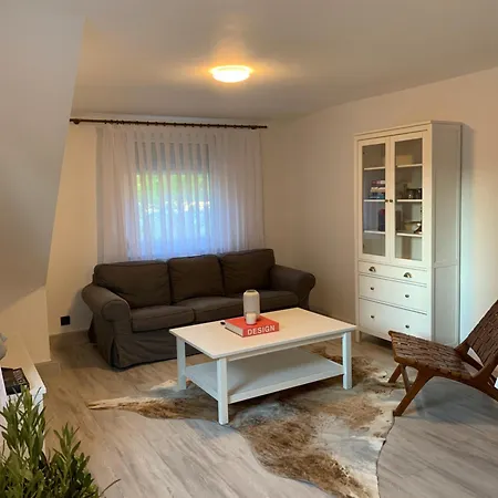 Apartamento Oneflats Near Wasen, Mahle, Daimler, Bosch