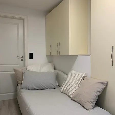 Διαμέρισμα Oneflats Near Wasen, Mahle, Daimler, Bosch *