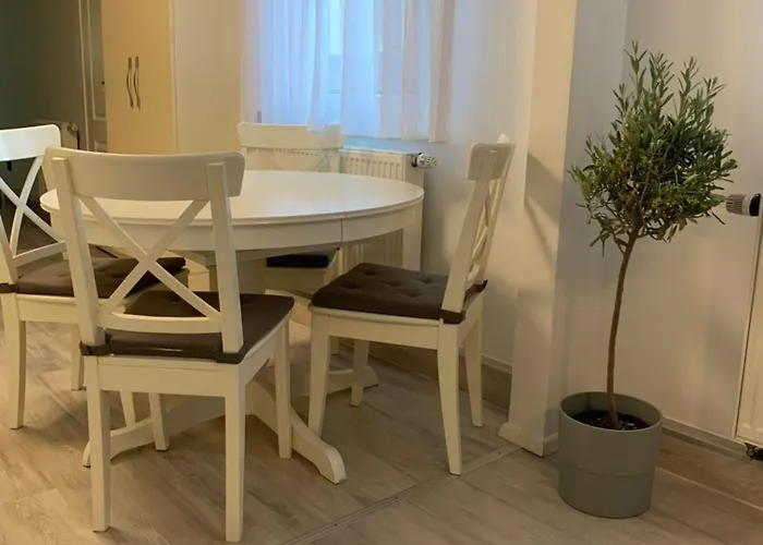 Apartment Oneflats Near Wasen, Mahle, Daimler, Bosch